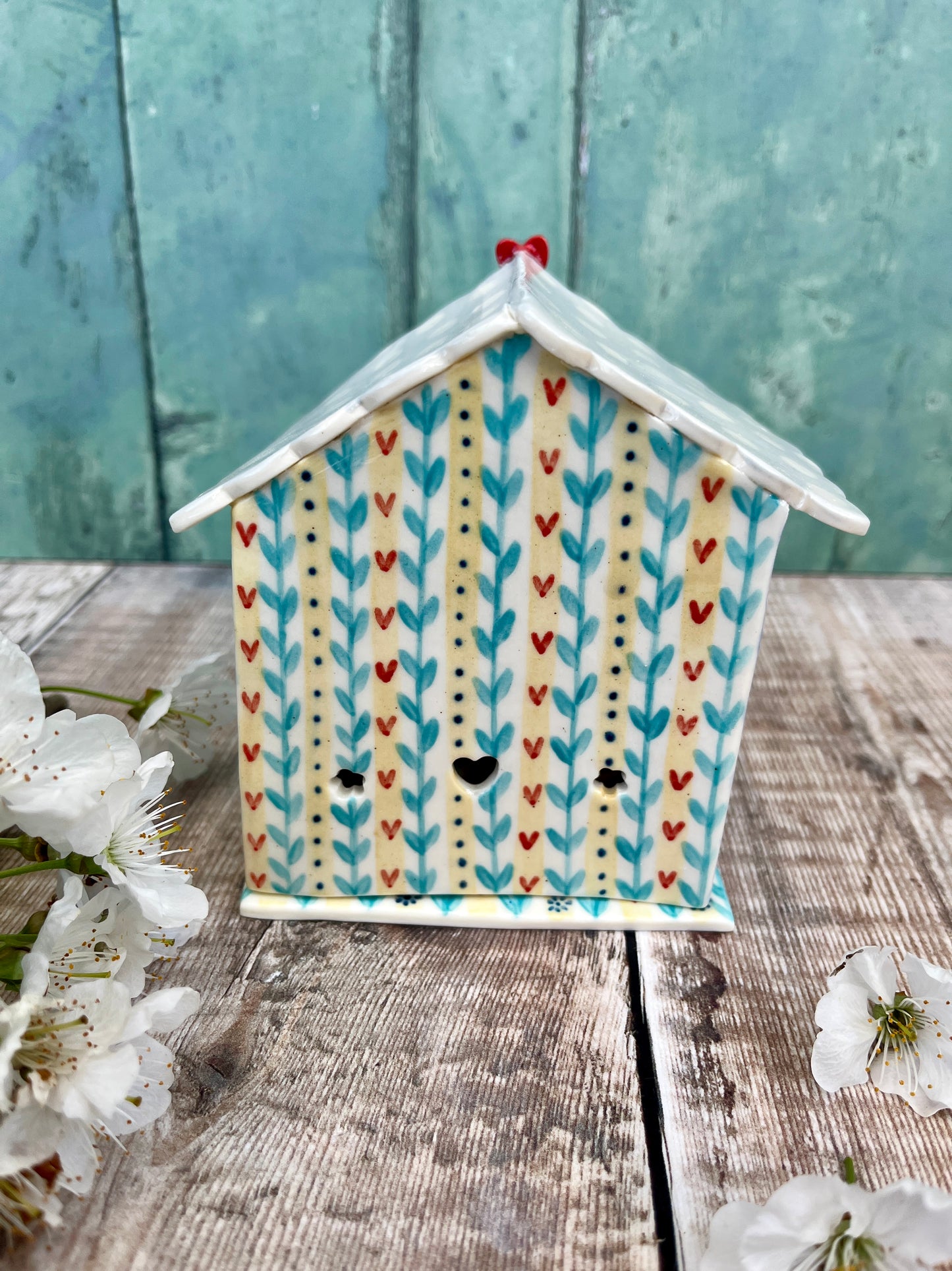Tea light holder bird house