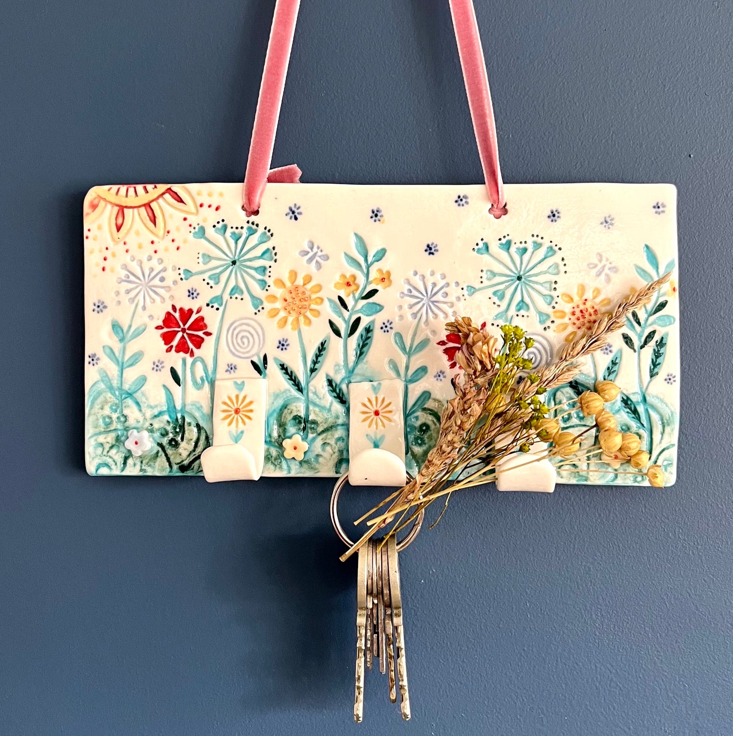 Hanging key holder