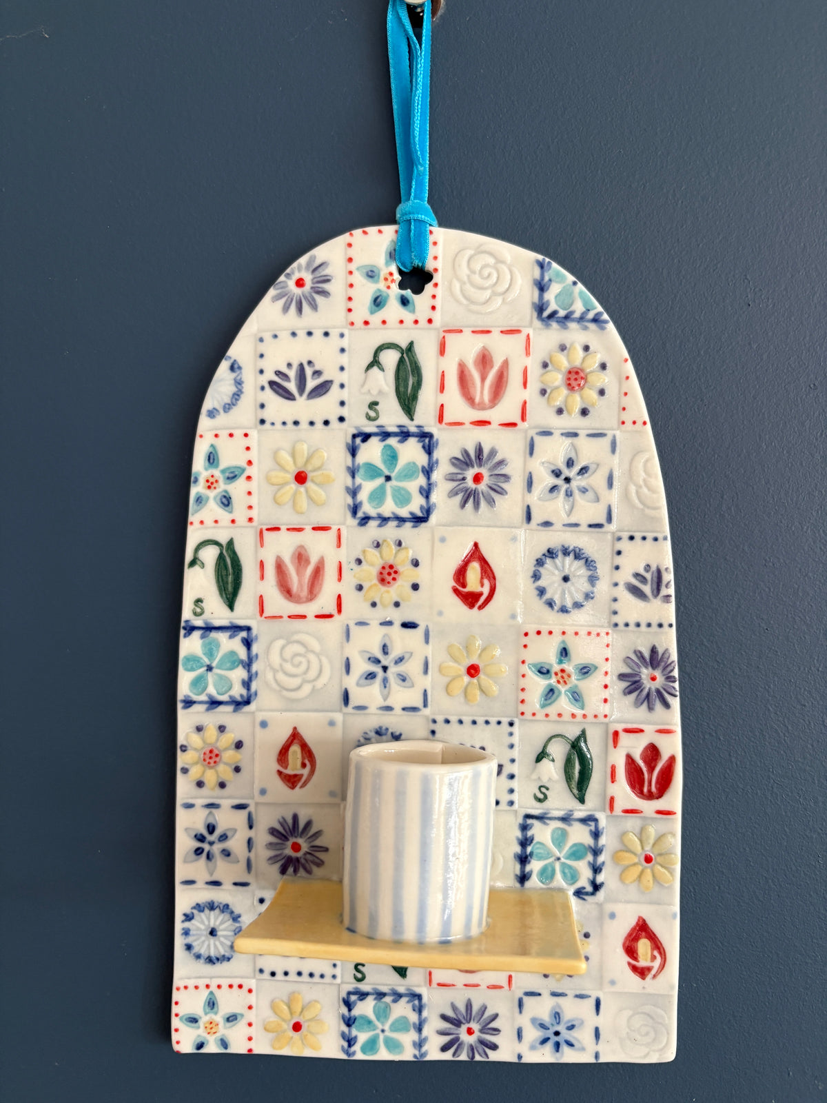 SUPER SECONDS FESTIVAL Porcelain wall shelves SAMPLES