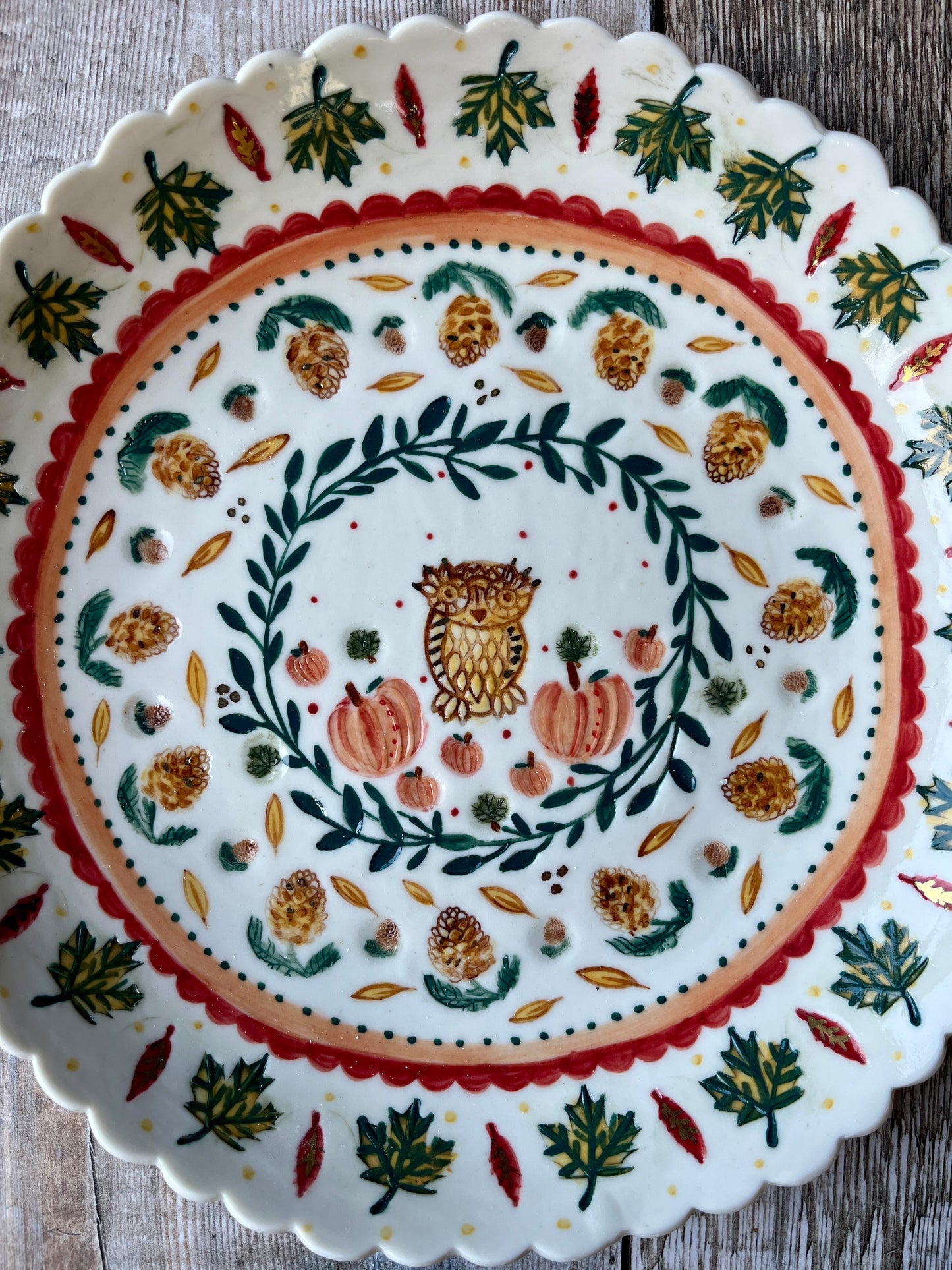 Leafy owl dish
