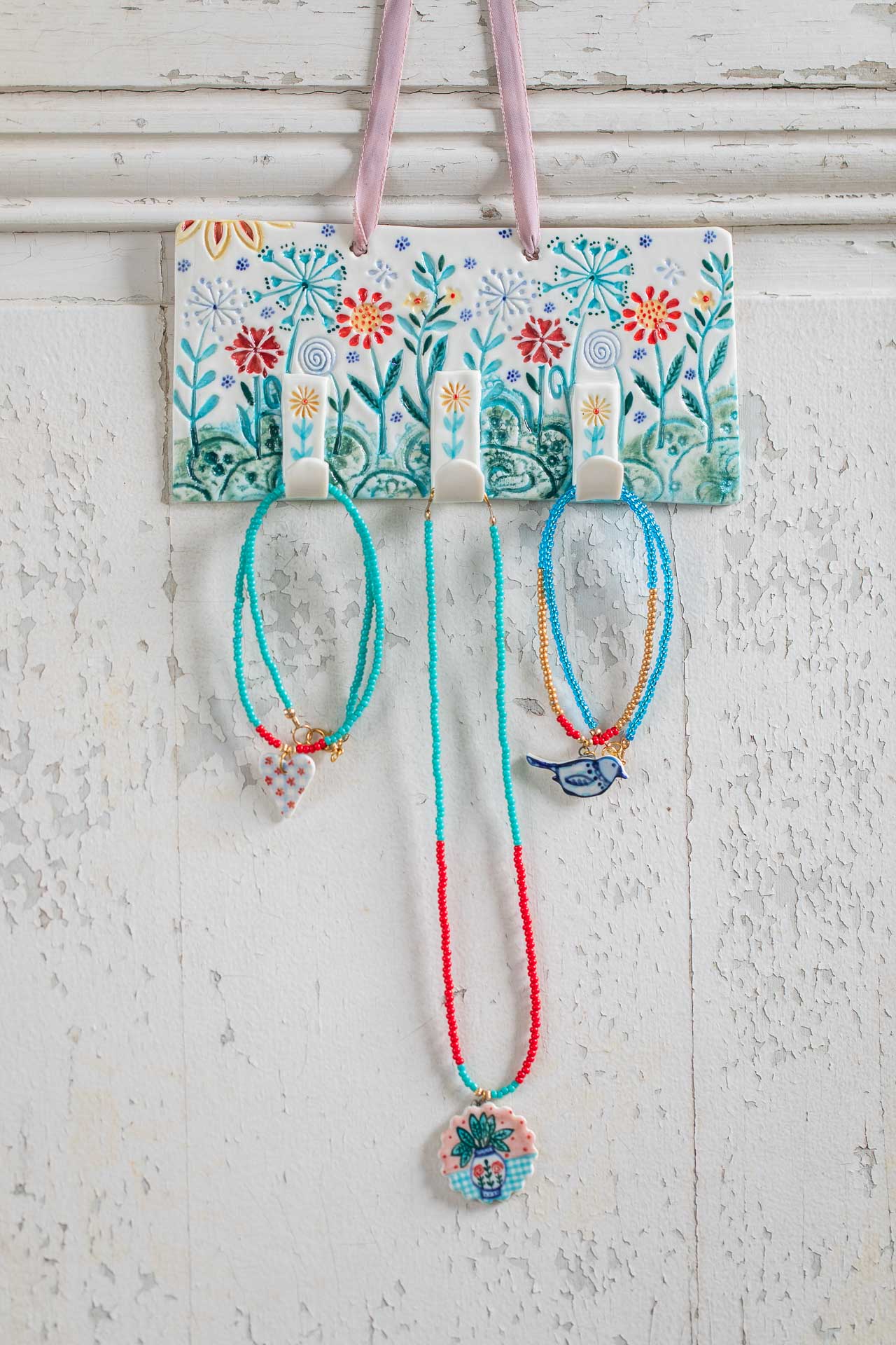 Hanging key holder