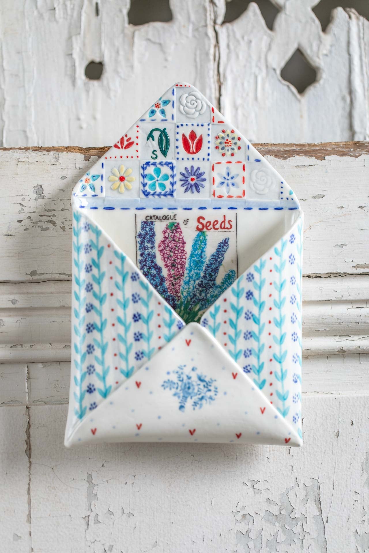 Envelope wall pocket