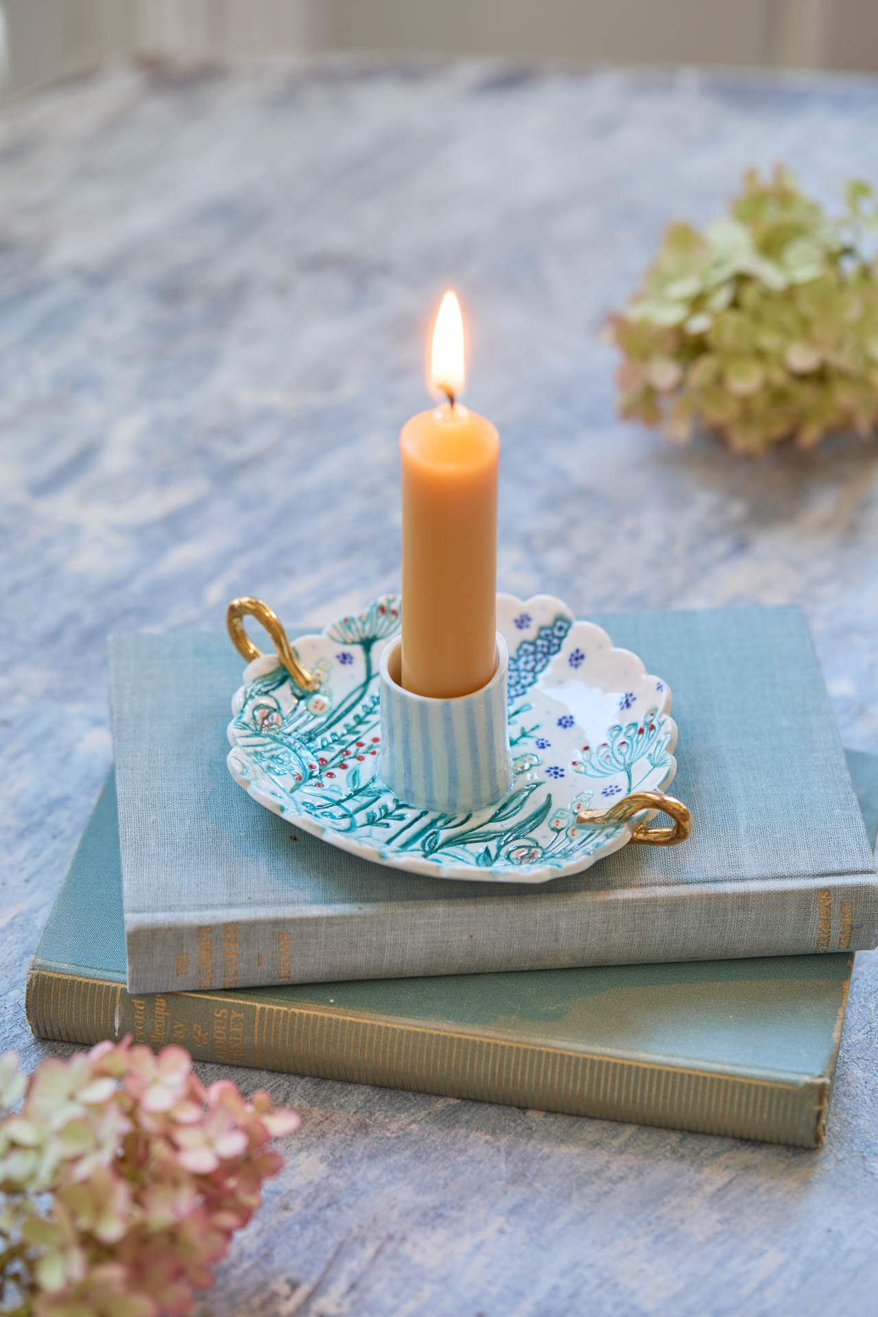 Scalloped edge candle holders with handle