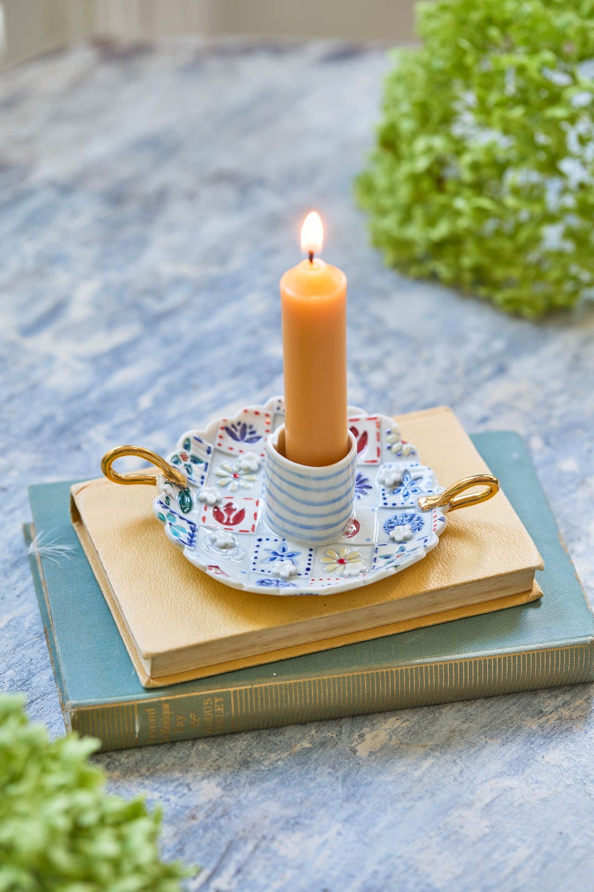 Scalloped edge candle holders with handle