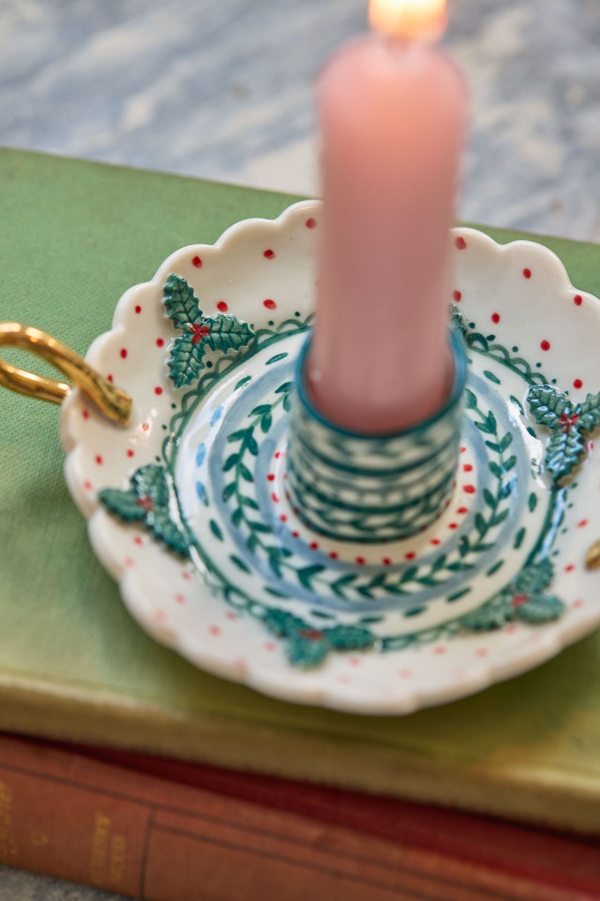 Scalloped edge candle holders with handle