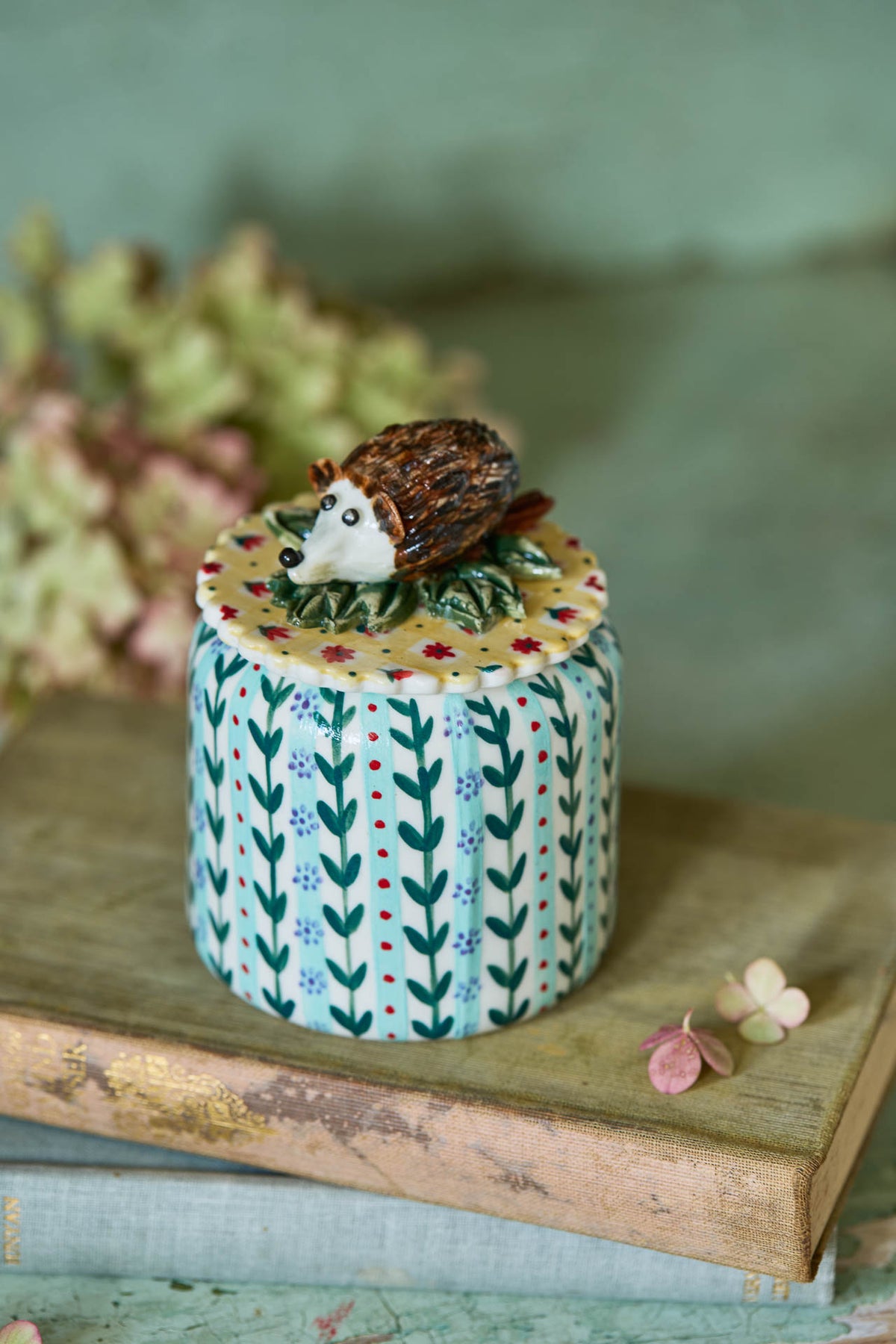 Lidded pots