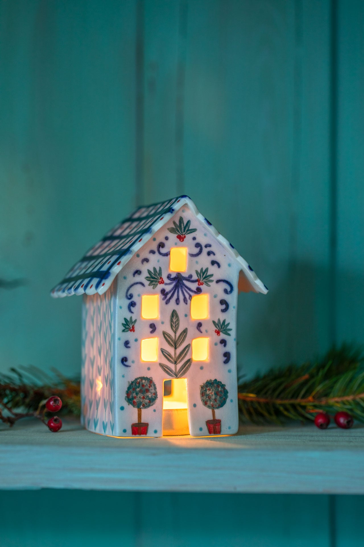 Festive house tea light holders