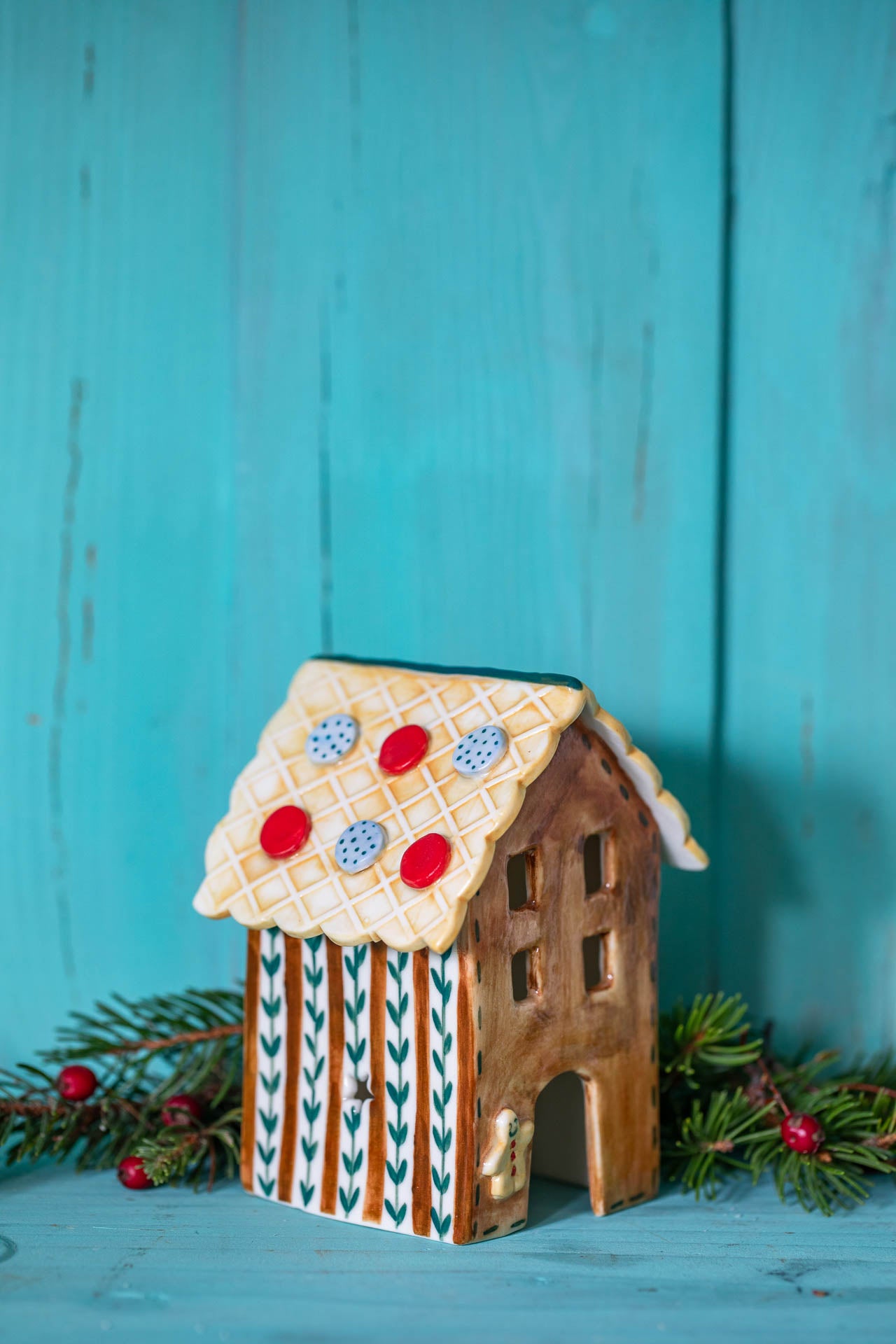 Festive house tea light holders