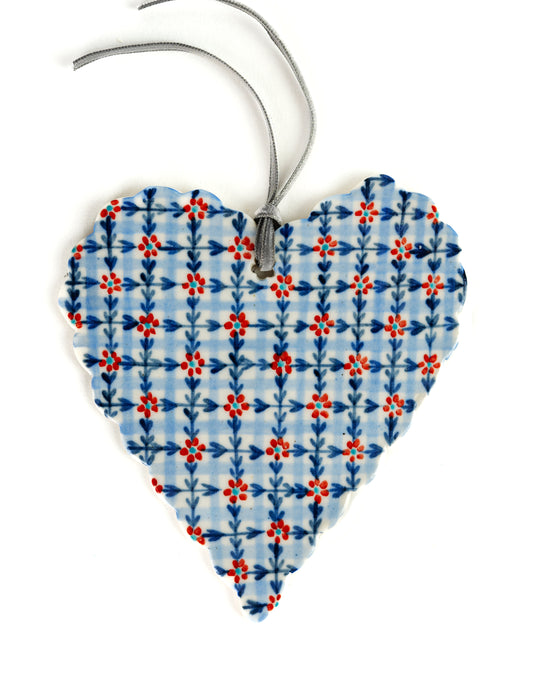 Scalloped edge hanging hearts